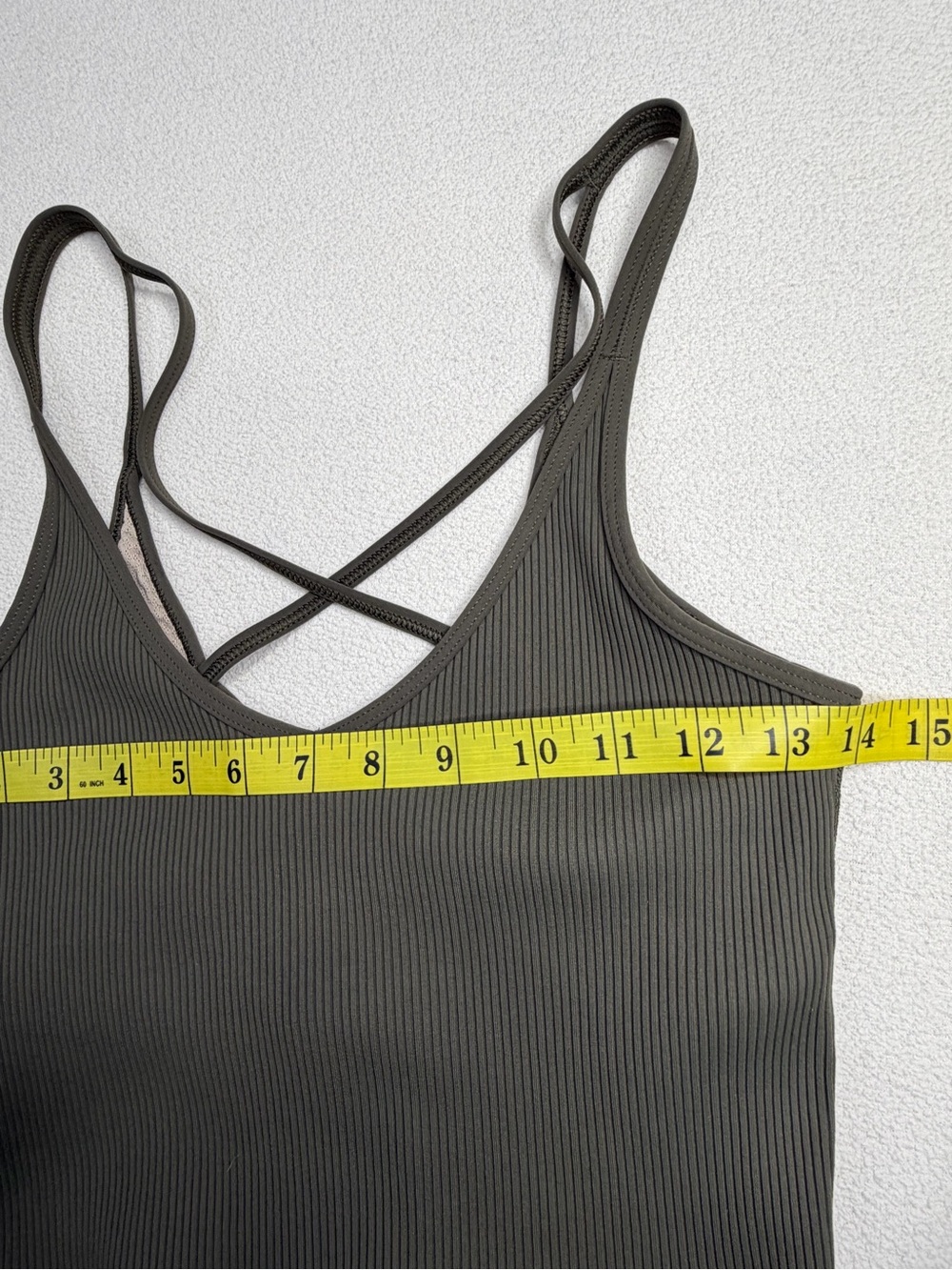 Vuori Rib Crop Top - Picture 11 of 11